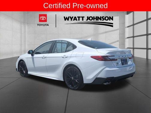 Ice Cap 2025 Toyota Camry SE