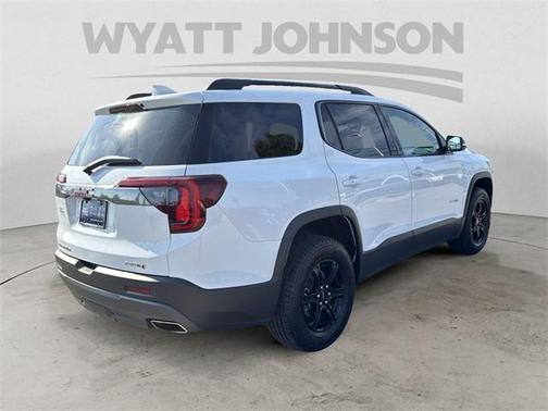 2023 GMC Acadia AWD AT4