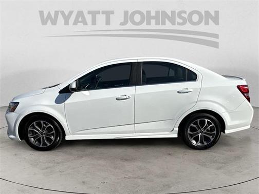 2020 Chevrolet Sonic FWD Sedan LT