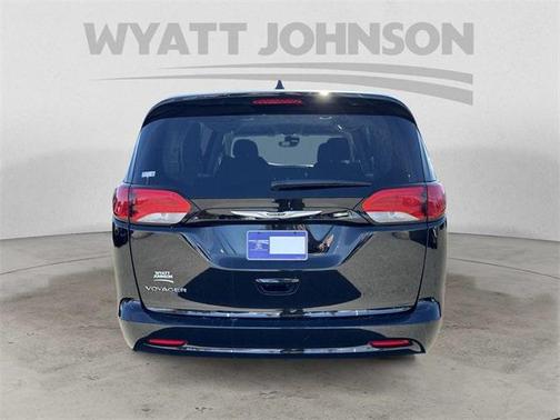 2024 Chrysler Voyager LX