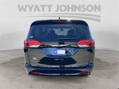 2024 Chrysler Voyager LX