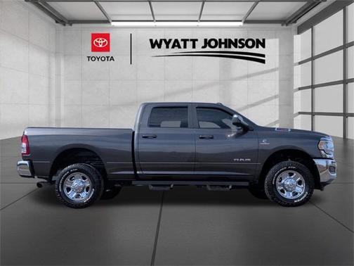 2022 RAM 2500 Big Horn Crew Cab 4x4 6'4' Box