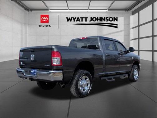 2022 RAM 2500 Big Horn Crew Cab 4x4 6'4' Box