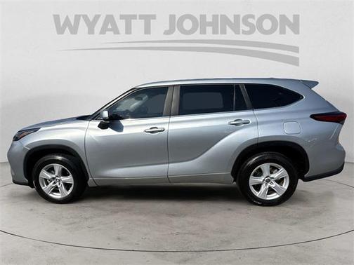 2023 Toyota Highlander Hybrid LE