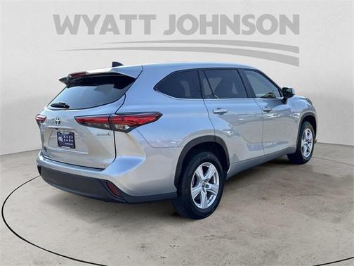 2023 Toyota Highlander Hybrid LE