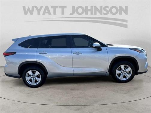 2023 Toyota Highlander Hybrid LE