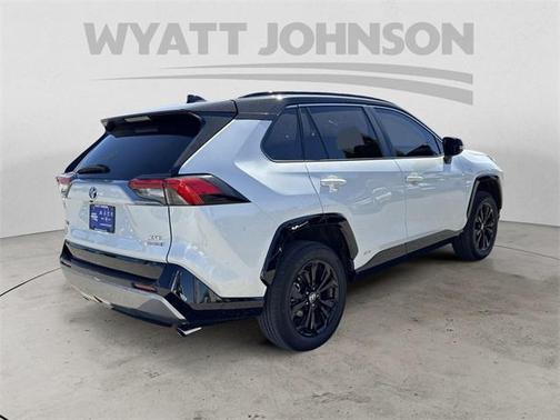 2022 Toyota RAV4 Hybrid SE