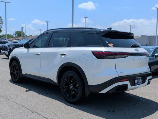 Majestic White 2023 INFINITI QX60 Luxe
