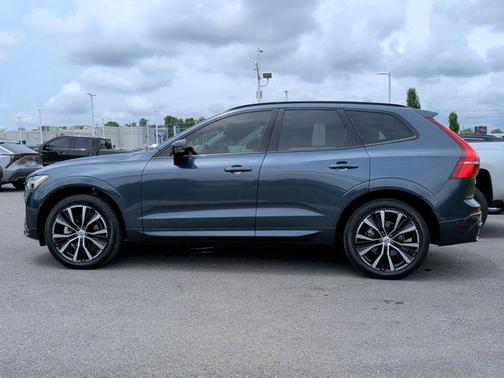 Denim Blue Metallic 2024 Volvo XC60 B5 Plus Dark Theme