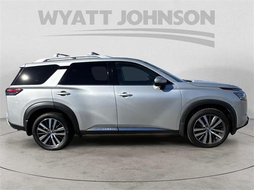 2022 Nissan Pathfinder Platinum 4WD