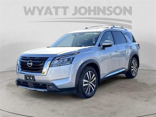 2022 Nissan Pathfinder Platinum 4WD