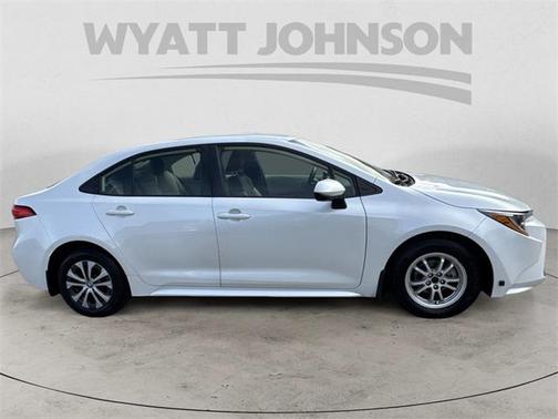 2022 Toyota Corolla Hybrid LE