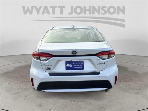 2022 Toyota Corolla Hybrid LE