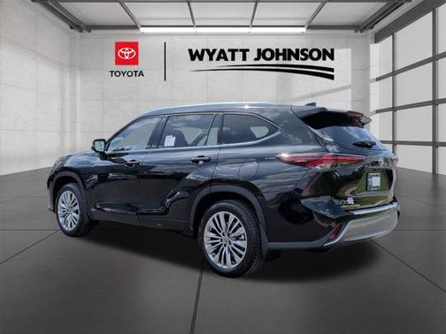 Midnight Black Metallic 2026 Toyota Highlander Hybrid Platinum