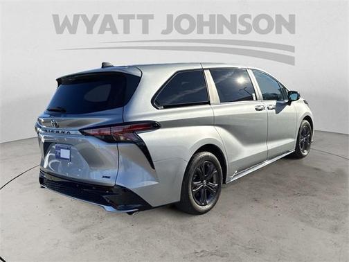 2025 Toyota Sienna XSE 7 Passenger