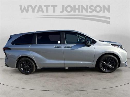 2025 Toyota Sienna XSE 7 Passenger