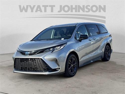 2025 Toyota Sienna XSE 7 Passenger