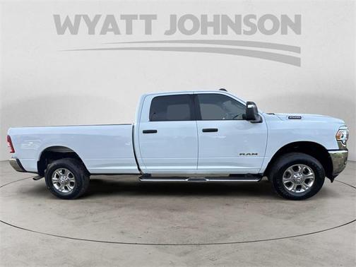 2024 RAM 2500 Big Horn Crew Cab 4x4 8' Box