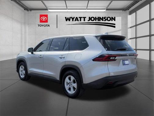 2025 Toyota Highlander LE