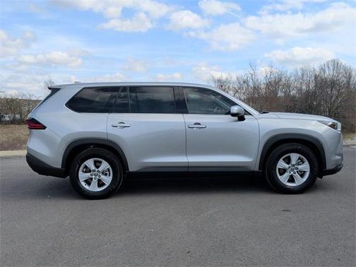 2025 Toyota Highlander LE