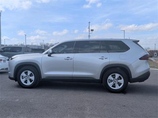 2025 Toyota Highlander LE