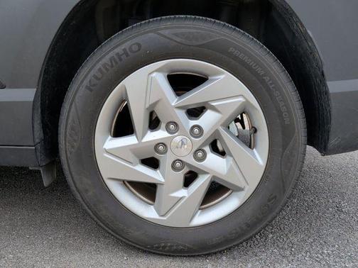 Abyss Black Pearl 2024 Hyundai KONA SE