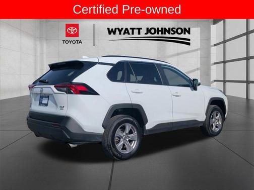 Ice Cap 2025 Toyota RAV4 XLE