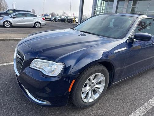 2016 Chrysler 300 Limited