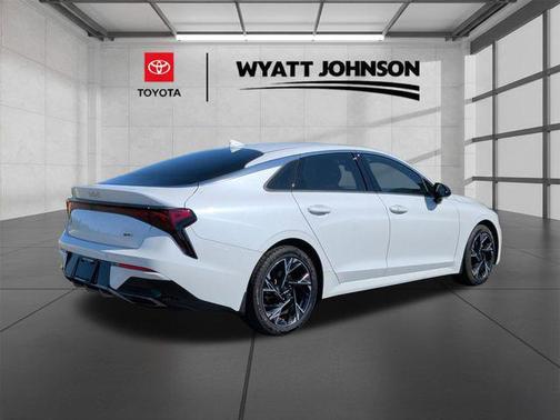 Snow White Pearl 2025 Kia K5 GT-Line