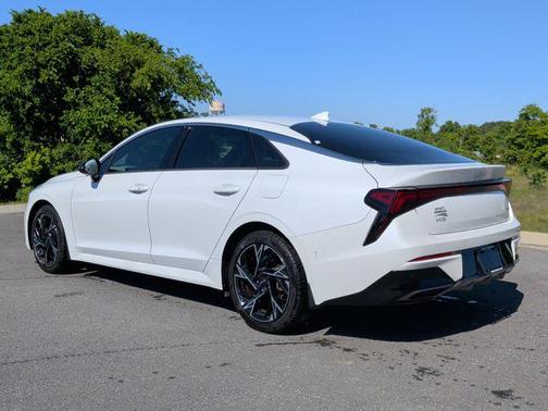 Snow White Pearl 2025 Kia K5 GT-Line