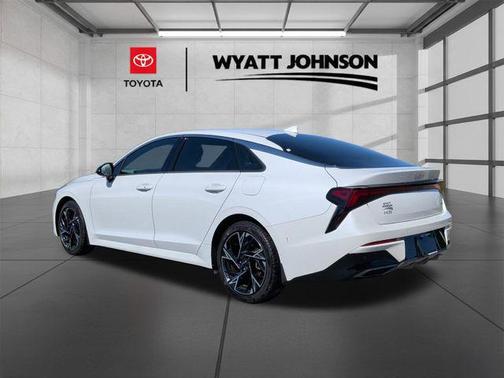 Snow White Pearl 2025 Kia K5 GT-Line