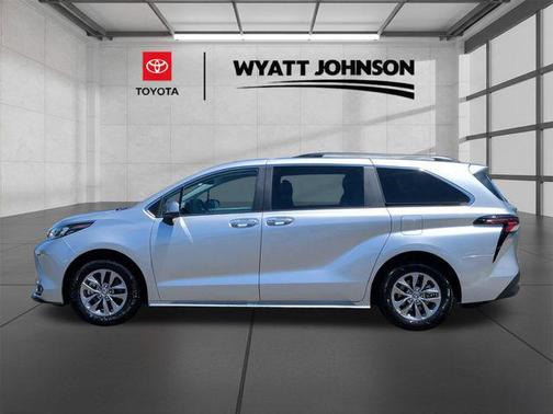 Celestial Silver Metallic 2025 Toyota Sienna XLE