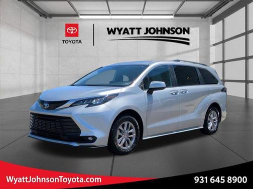 Celestial Silver Metallic 2025 Toyota Sienna XLE
