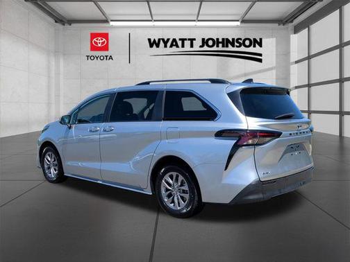 Celestial Silver Metallic 2025 Toyota Sienna XLE