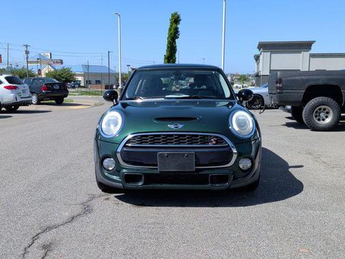British Racing Green Metallic 2015 MINI Hardtop Cooper S