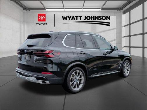 Black Sapphire Metallic 2025 BMW X5 PHEV xDrive50e