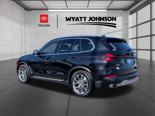 Black Sapphire Metallic 2025 BMW X5 PHEV xDrive50e