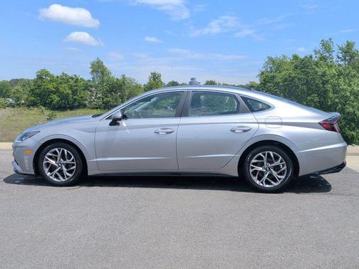Shimmering Silver Pearl 2021 Hyundai SONATA SEL