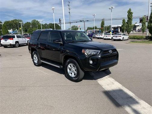 Midnight Black Metallic 2018 Toyota 4Runner SR5