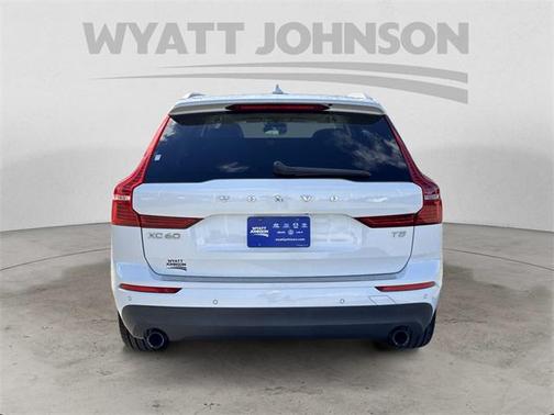 2020 Volvo XC60 T5 Momentum