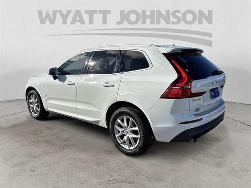 2020 Volvo XC60 T5 Momentum