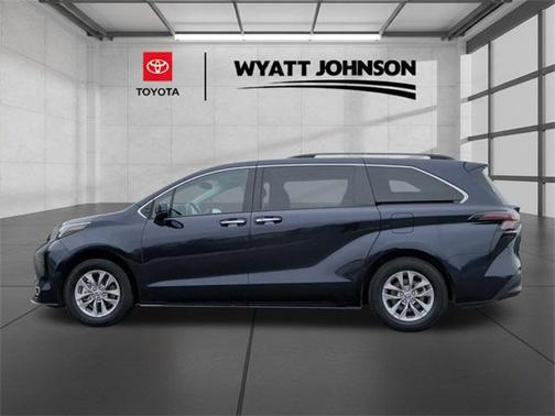 2024 Toyota Sienna XLE
