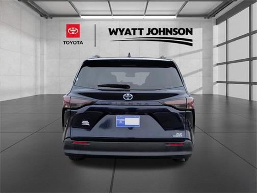 2024 Toyota Sienna XLE