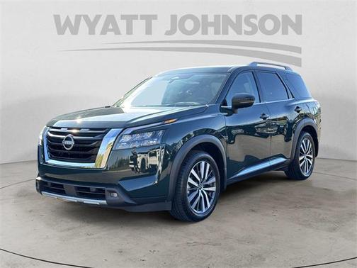 2022 Nissan Pathfinder Platinum 4WD