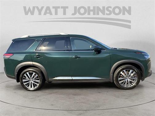 2022 Nissan Pathfinder Platinum 4WD