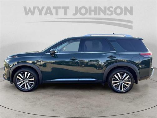 2022 Nissan Pathfinder Platinum 4WD