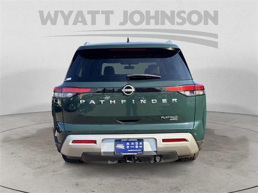 2022 Nissan Pathfinder Platinum 4WD