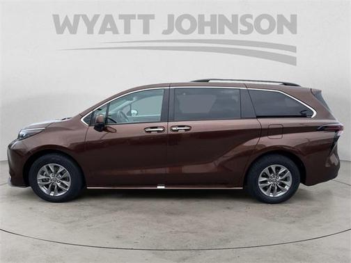 2024 Toyota Sienna XLE