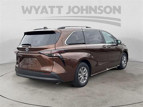 2024 Toyota Sienna XLE
