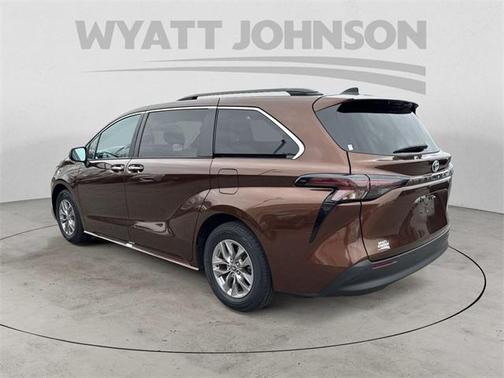 2024 Toyota Sienna XLE